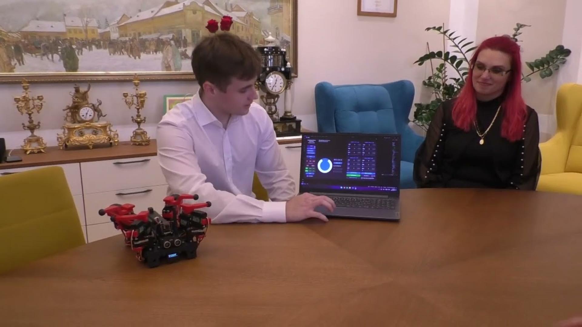 Embedded thumbnail for  Samuel Adamus, žiak, ktorý zhotovil robota a vyhral súťaž 