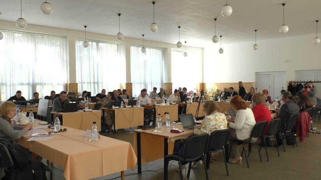 Embedded thumbnail for Mestské zastupiteľstvo kompletný záznam 22. 4. 2026